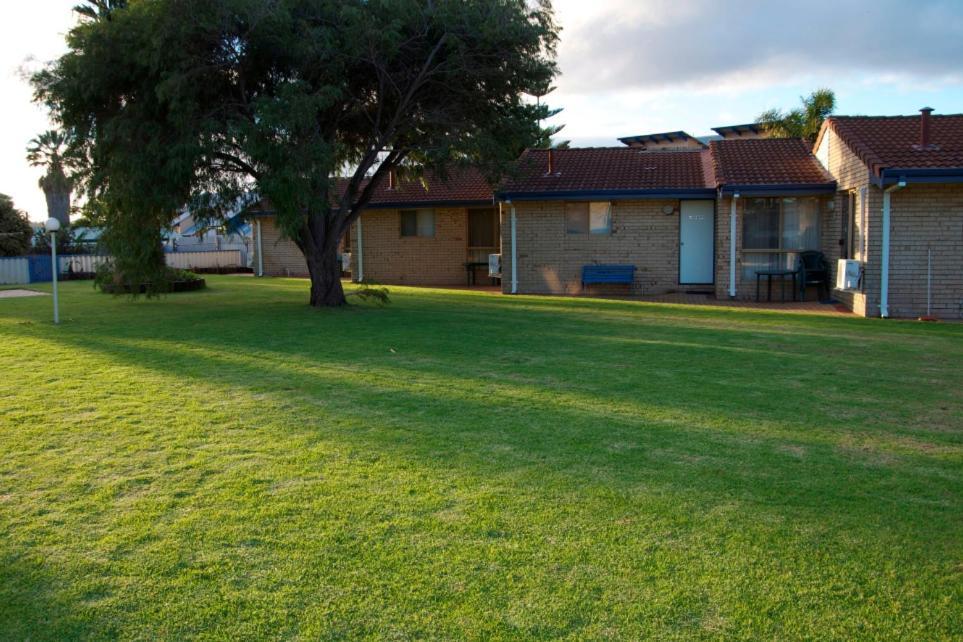 Esperance Beachfront Resort Экстерьер фото