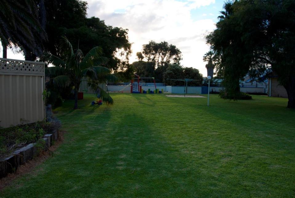 Esperance Beachfront Resort Экстерьер фото